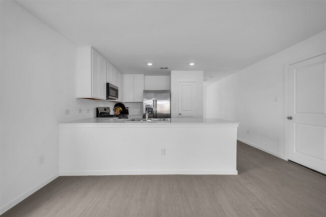 Building Photo - 26710 Willow Ln