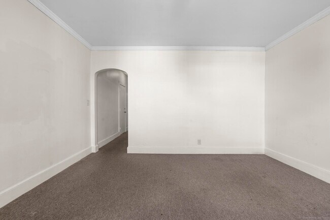 Building Photo - 113 E Main St