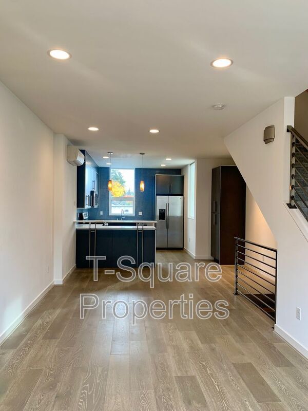 Building Photo - 3905 SW Findlay St