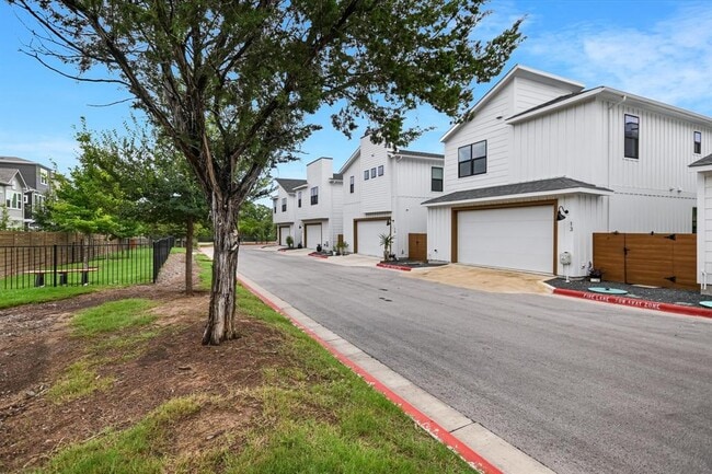 Building Photo - 7601 Cooper Ln