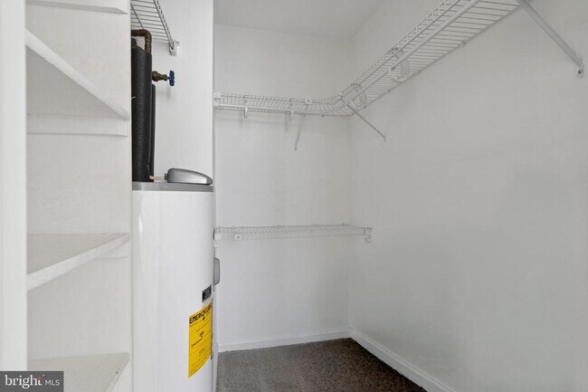 Building Photo - 8610 Beekman Pl