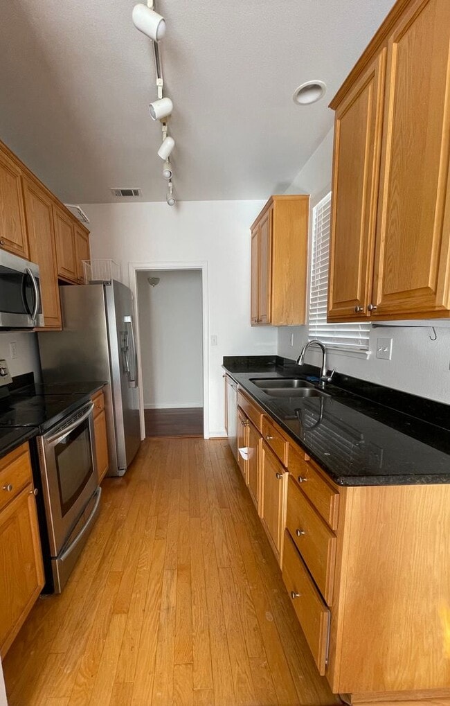 Building Photo - Stunning Remodeled 2BR/2BA Garage Laundry Fireplace