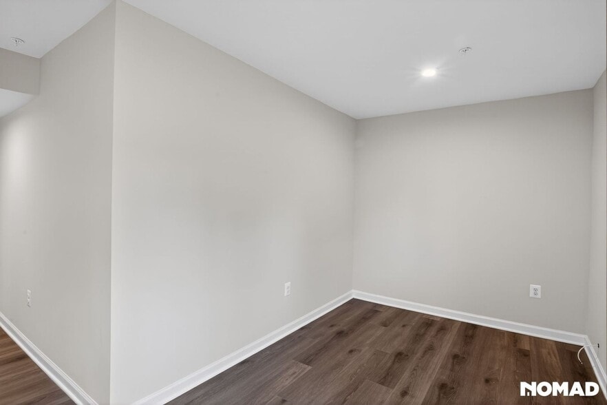 Building Photo - 611 Yellow Bill Ln