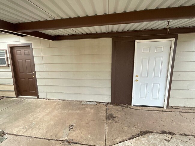 Building Photo - 4709 SE 23rd St