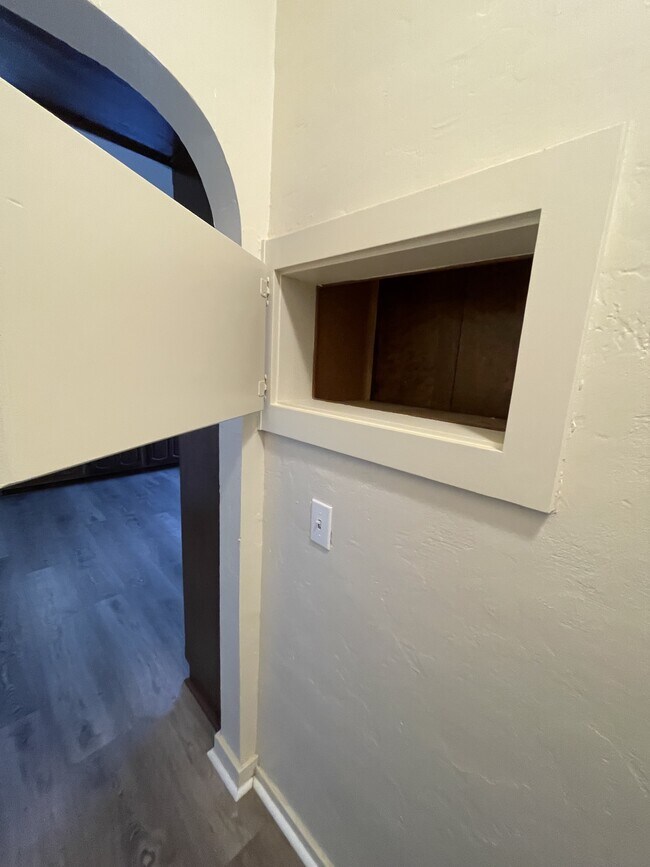 Building Photo - 1316 H St