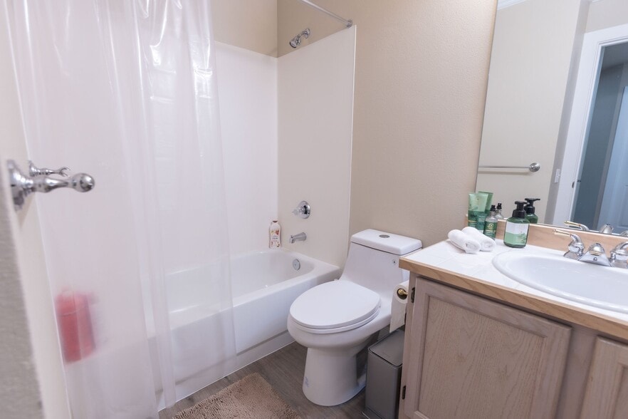 Building Photo - 16711 Graystone Dr
