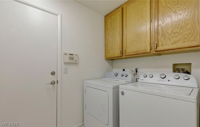 Building Photo - 7225 Scenic Hills Dr