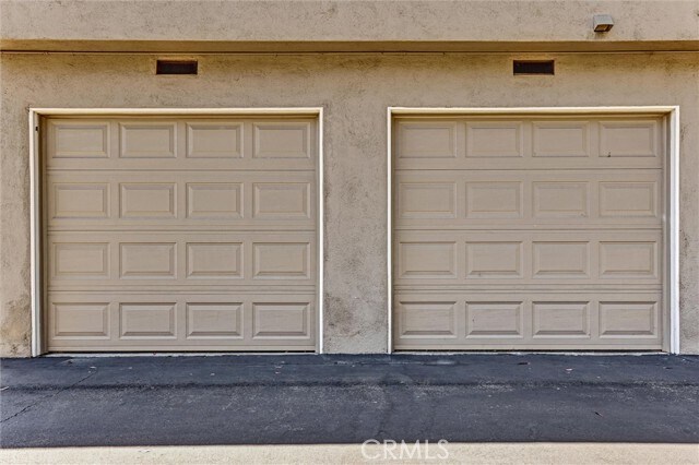 Building Photo - 1726 Oak Knoll Dr