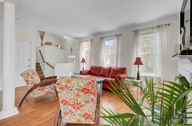 Building Photo - 1428 Bloomingdale Ln