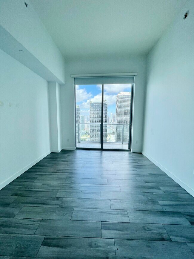 Building Photo - 1100 S Miami Ave