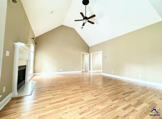 Building Photo - 701 Victoria Cir