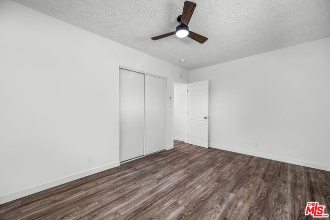 Building Photo - 1105 W 134th St