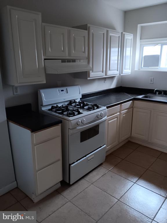 Building Photo - 117 N Glover St