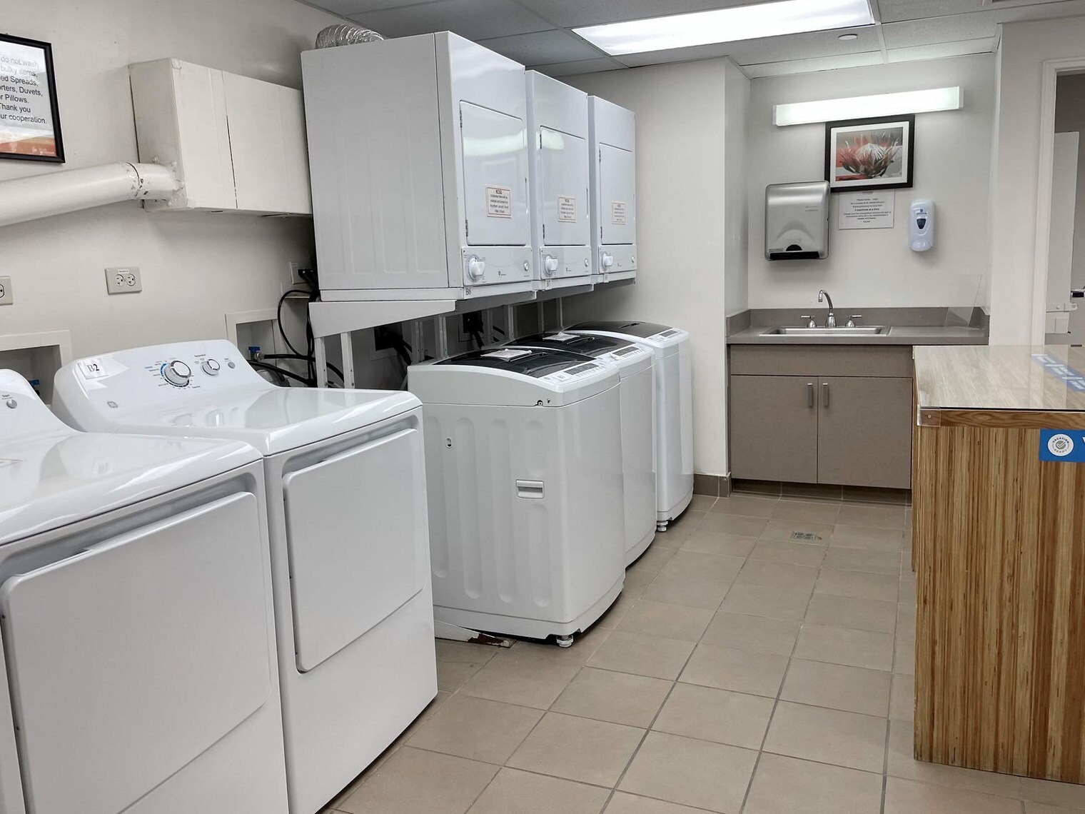 Building Photo - 440 ?Olohana St