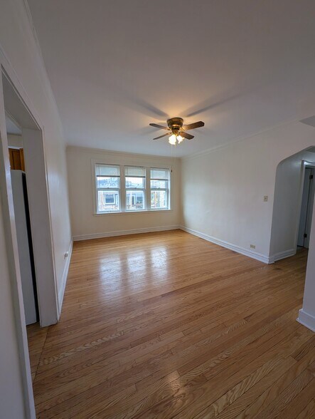 Dinning Room - 3508 W Dickens Ave