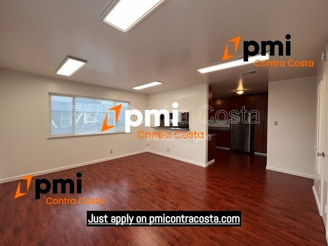 Building Photo - 933 Jackson St