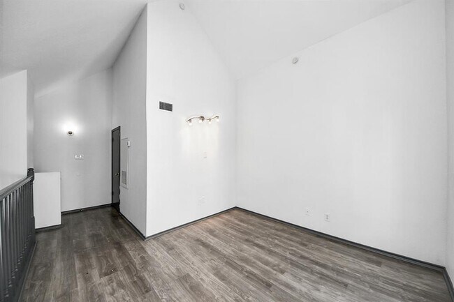 Building Photo - 14550 Fonmeadow Dr
