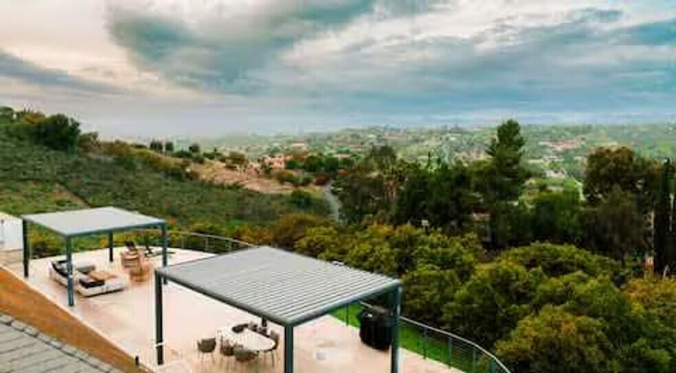 Building Photo - 30185 Vía Maria Elena