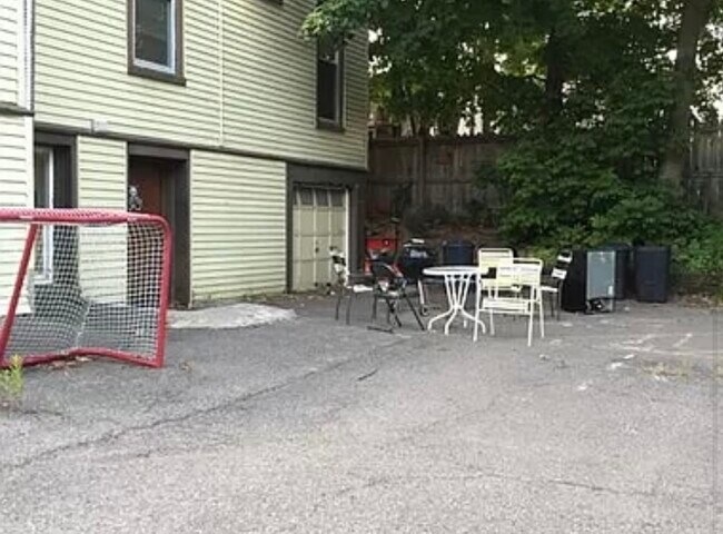 Building Photo - 116 Murray St