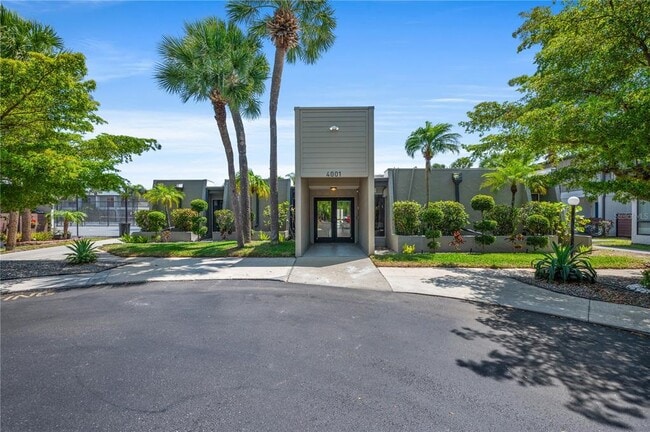 Building Photo - 4001 S Beneva Rd