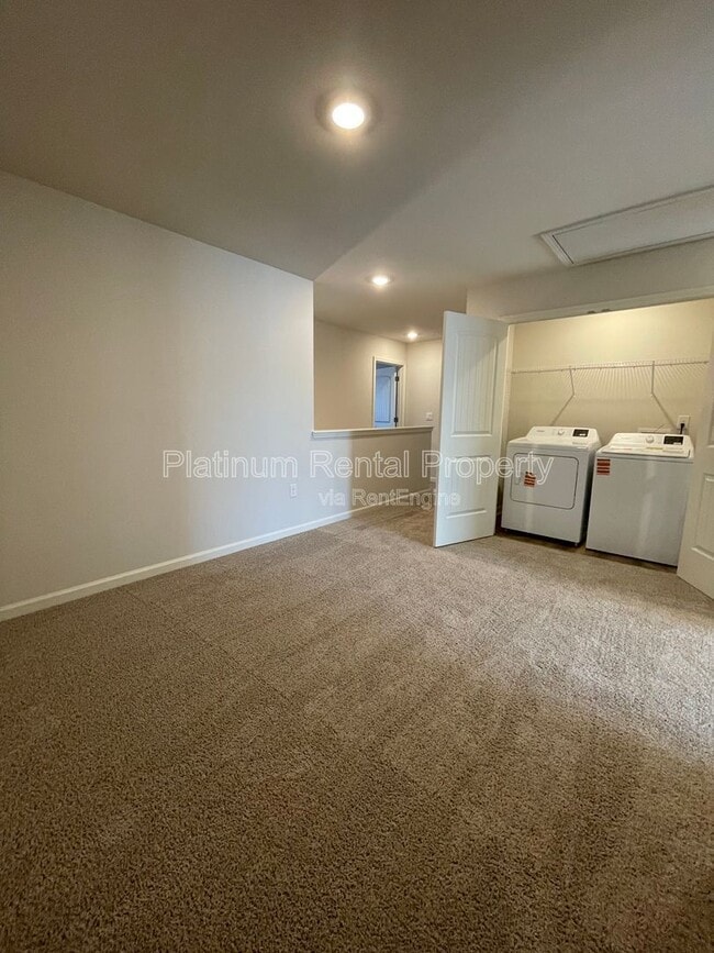 Building Photo - 56 Rustin Rdg