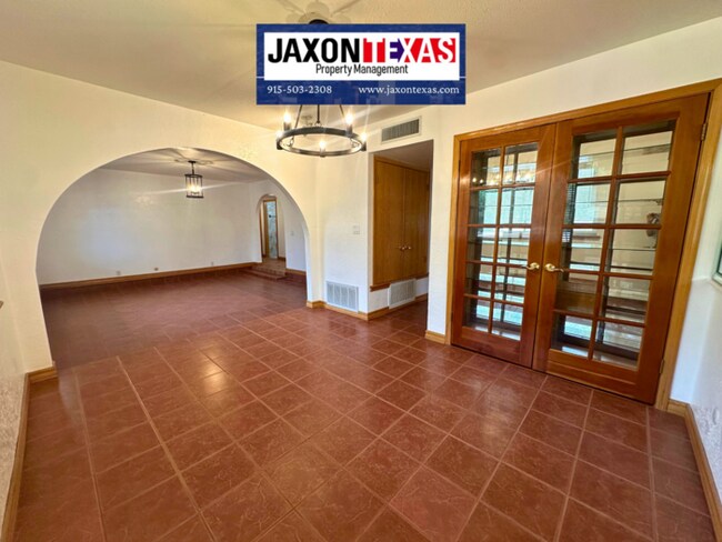 Building Photo - 1067 Villa Linda Way