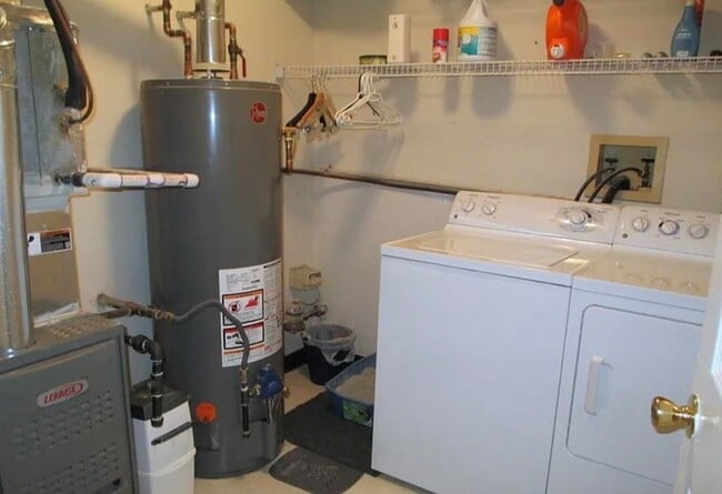 Building Photo - 29 Walnut St