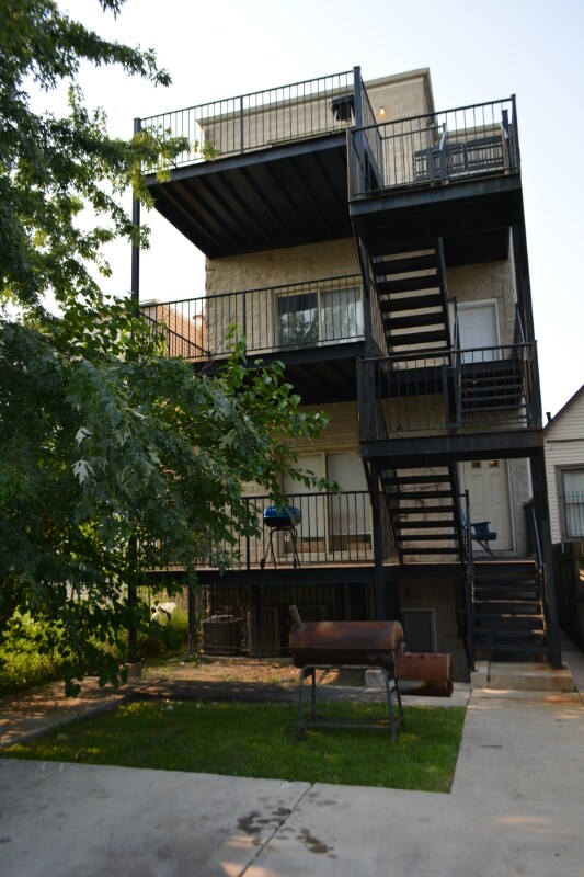 Building Photo - 4139 W Gladys Ave
