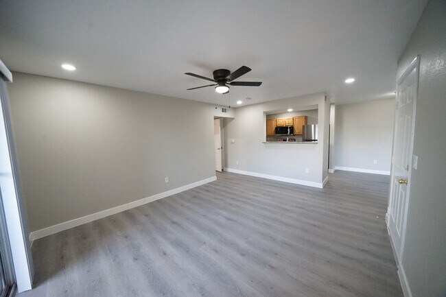 Building Photo - SHOWINGS AVAILABLE NOW