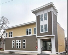 Building Photo - 150 Green St