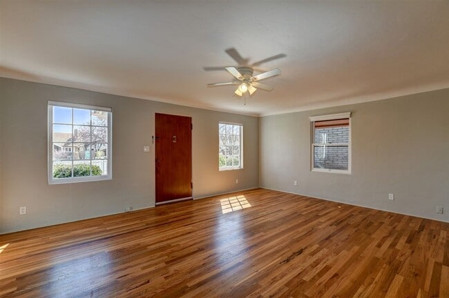 Building Photo - 108 N Mt Vernon Ave