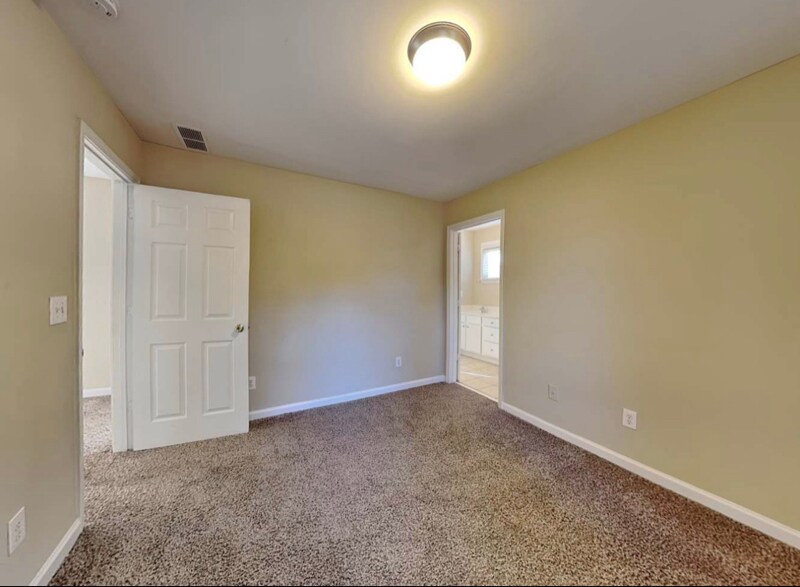 Building Photo - 66 Kenyon St SE