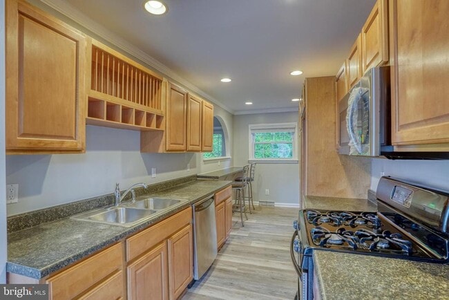 Building Photo - 124 Hilldale Ct