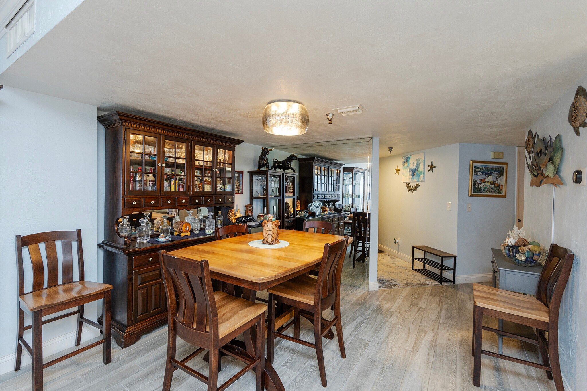 Dinning Room - 2425 S Atlantic Ave