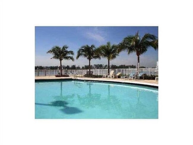 Building Photo - 2101 Brickell Ave