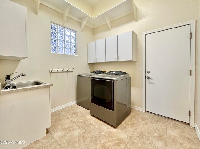 Building Photo - 10844 N 126th Way