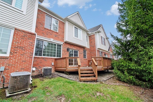 Building Photo - 41785 Mitchell Rd