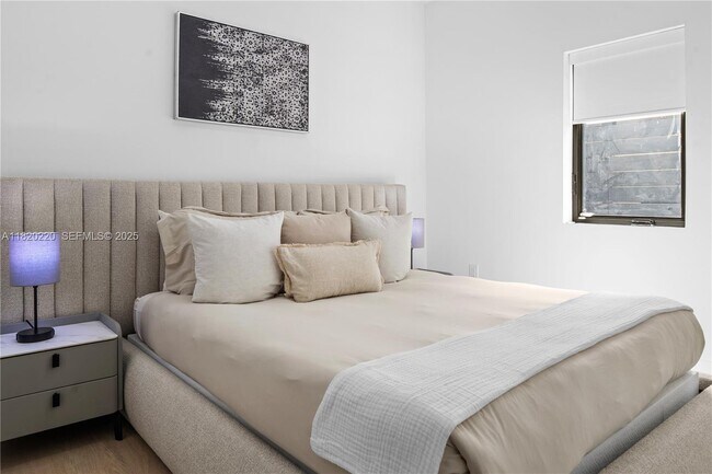 Building Photo - 550 NW 42nd St