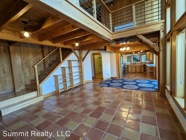 Building Photo - 3 br, 1.5 bath House - 17095 Glacier Hwy