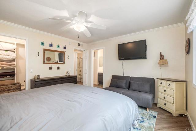 Building Photo - 600 The Strand N