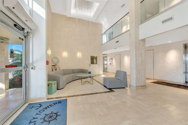 Building Photo - 750 N Ocean Blvd