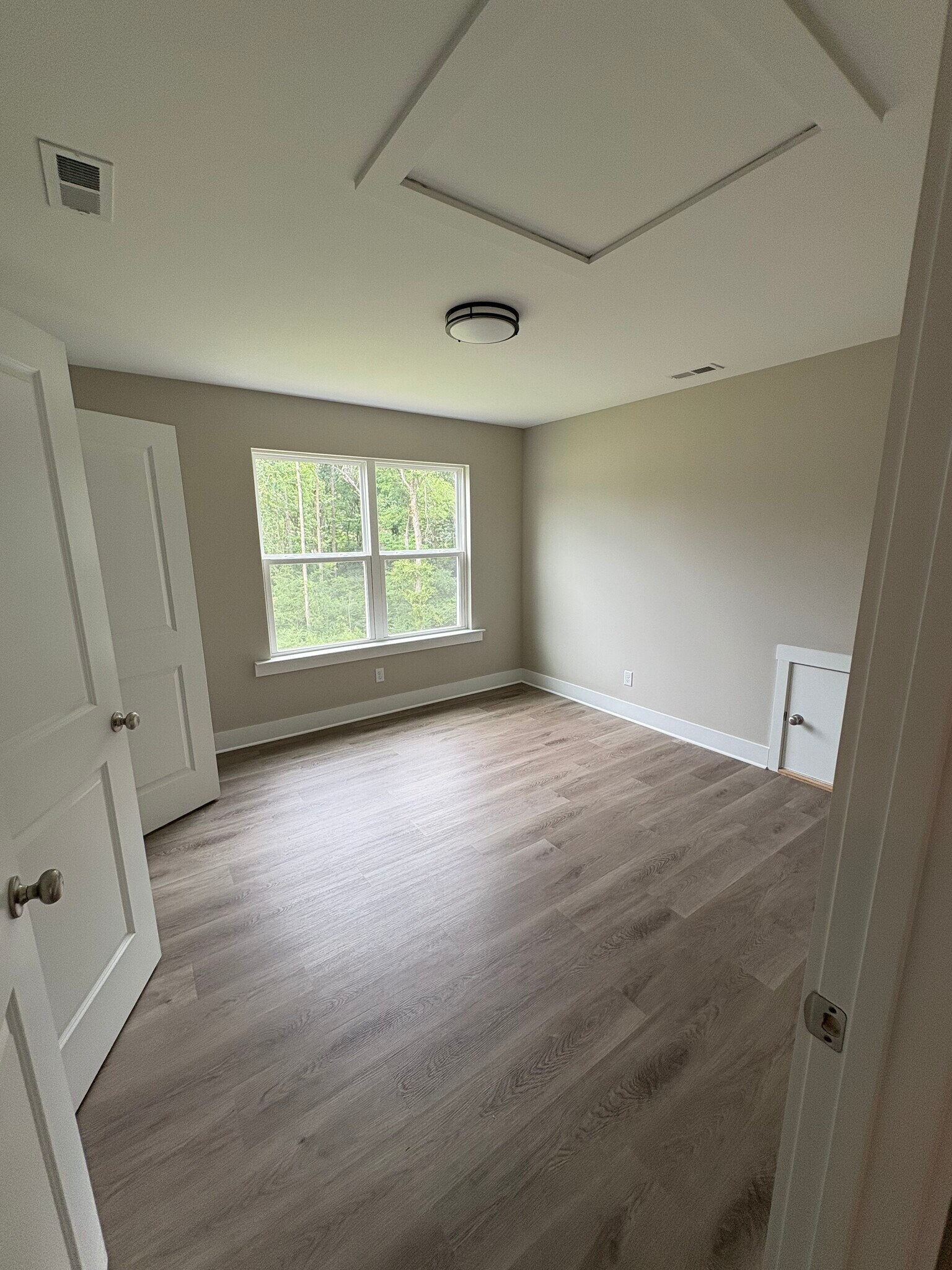 Building Photo - 4662 Heiskell Dr