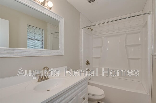 Building Photo - 2314 Rutherford Ave