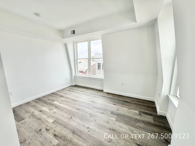 Building Photo - Newly Renovated One Bedroom in Prime Area!