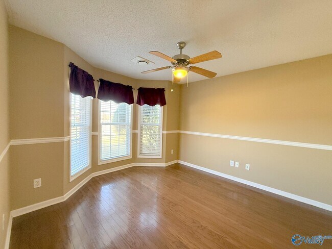 Building Photo - 176 Timber Oak Rd