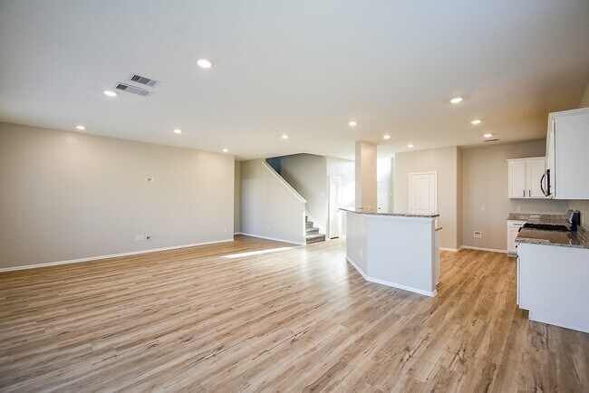 Building Photo - 3716 Vail Spgs Dr