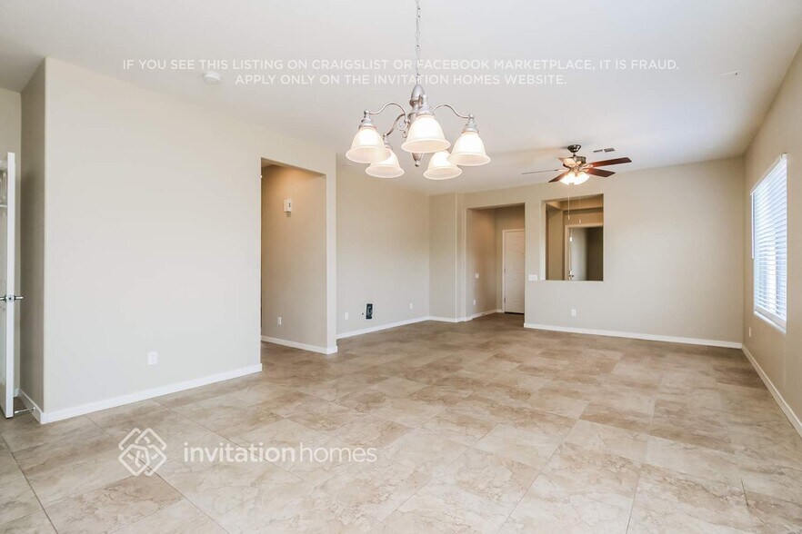 Building Photo - 4823 S Grenoble