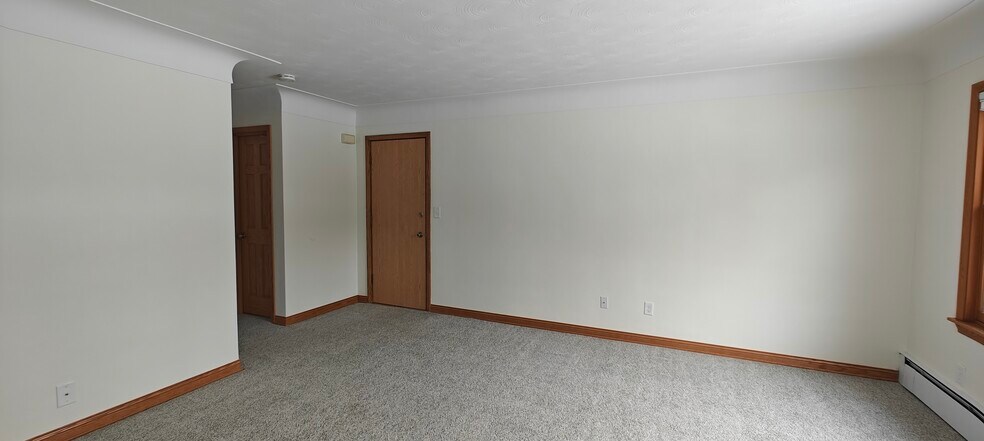 Building Photo - 2473 Lake Ave