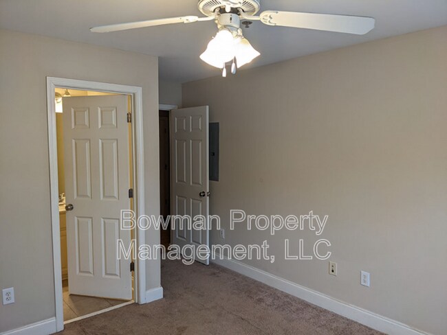 Building Photo - 460 S Barnett Shoals Rd