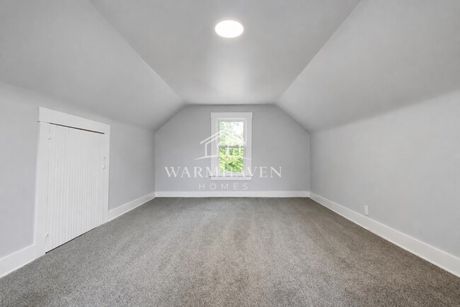 Building Photo - 1007 Delia Ave